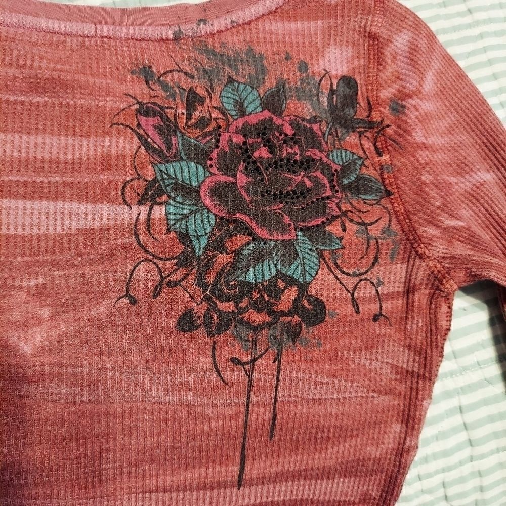 Crash & Burn Sequin Thin-thermal V-neck - Picture 3 of 7